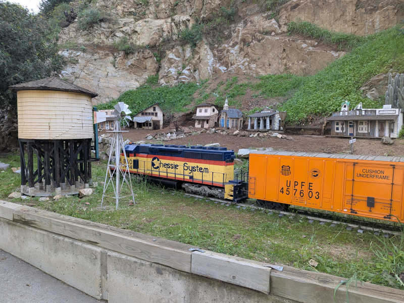 B&O 7614 Chessie System in front of Minden